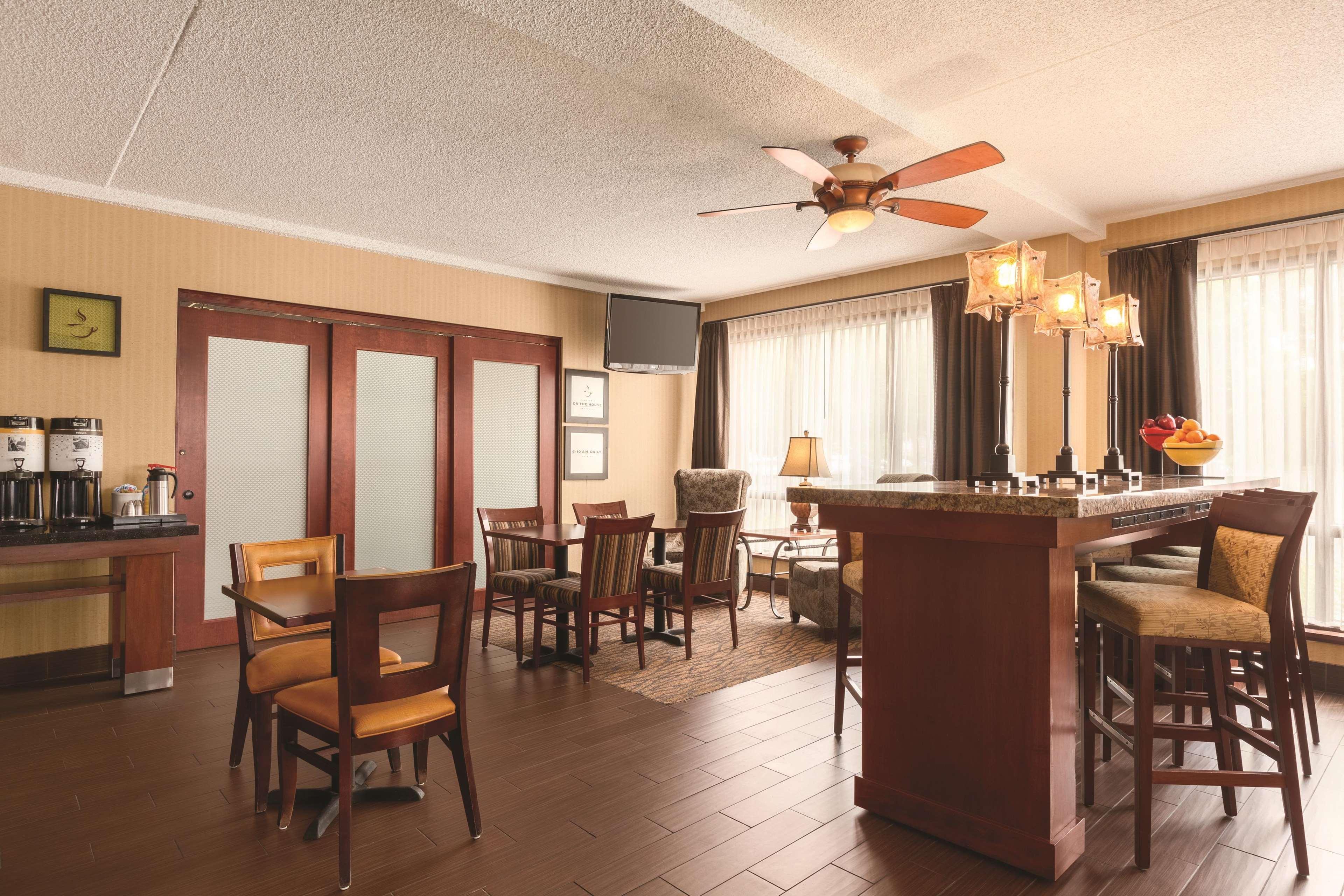 Hampton Inn Des Moines-Airport Buitenkant foto