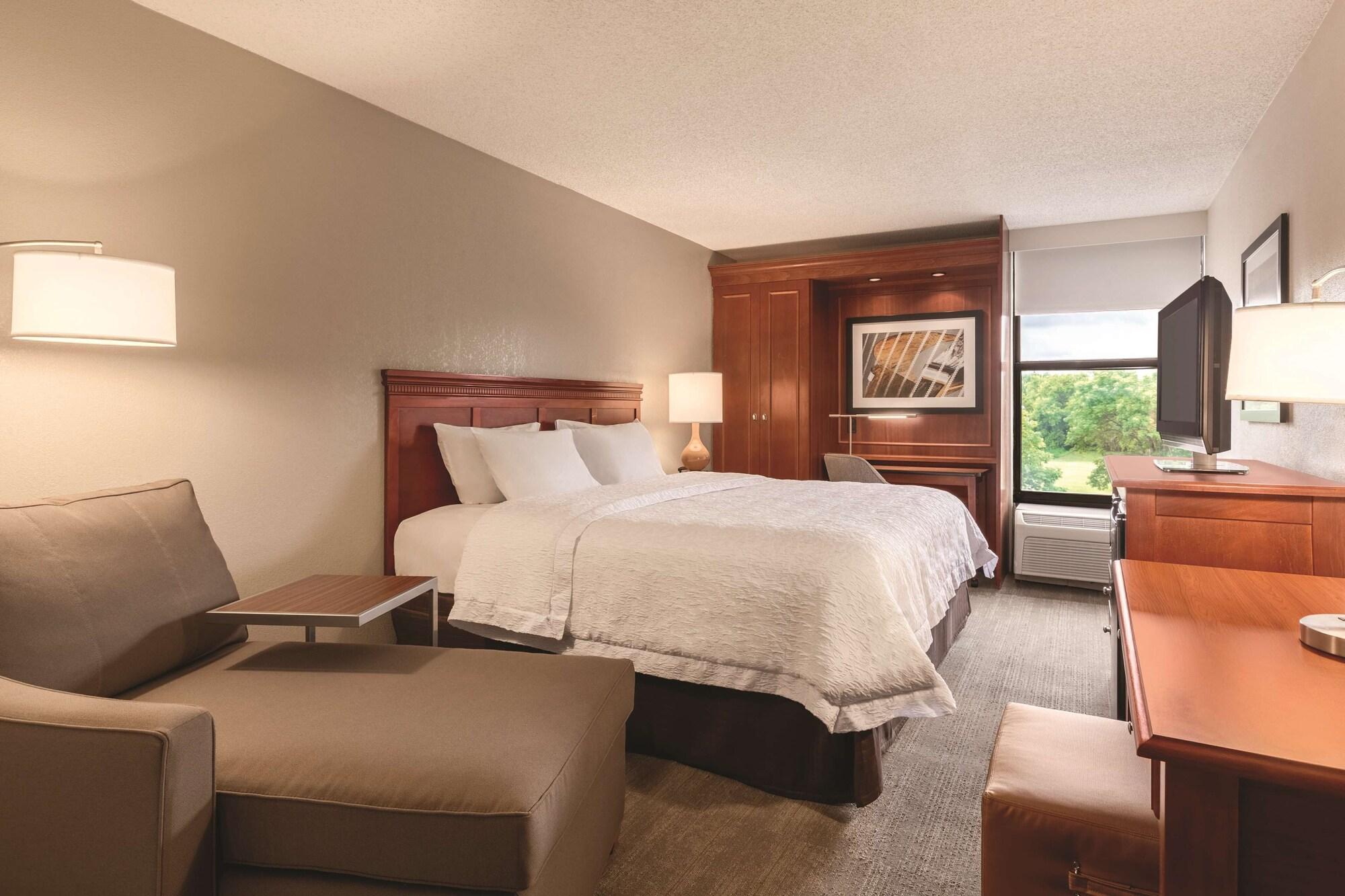 Hampton Inn Des Moines-Airport Buitenkant foto