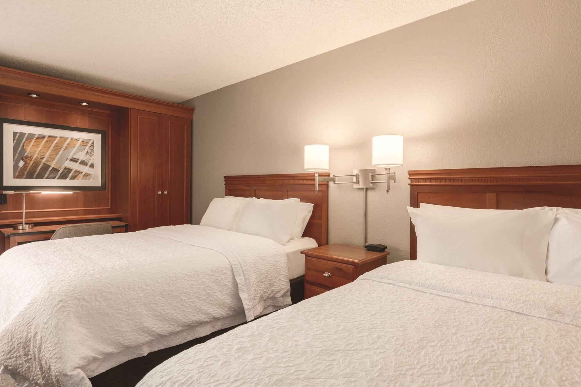 Hampton Inn Des Moines-Airport Buitenkant foto