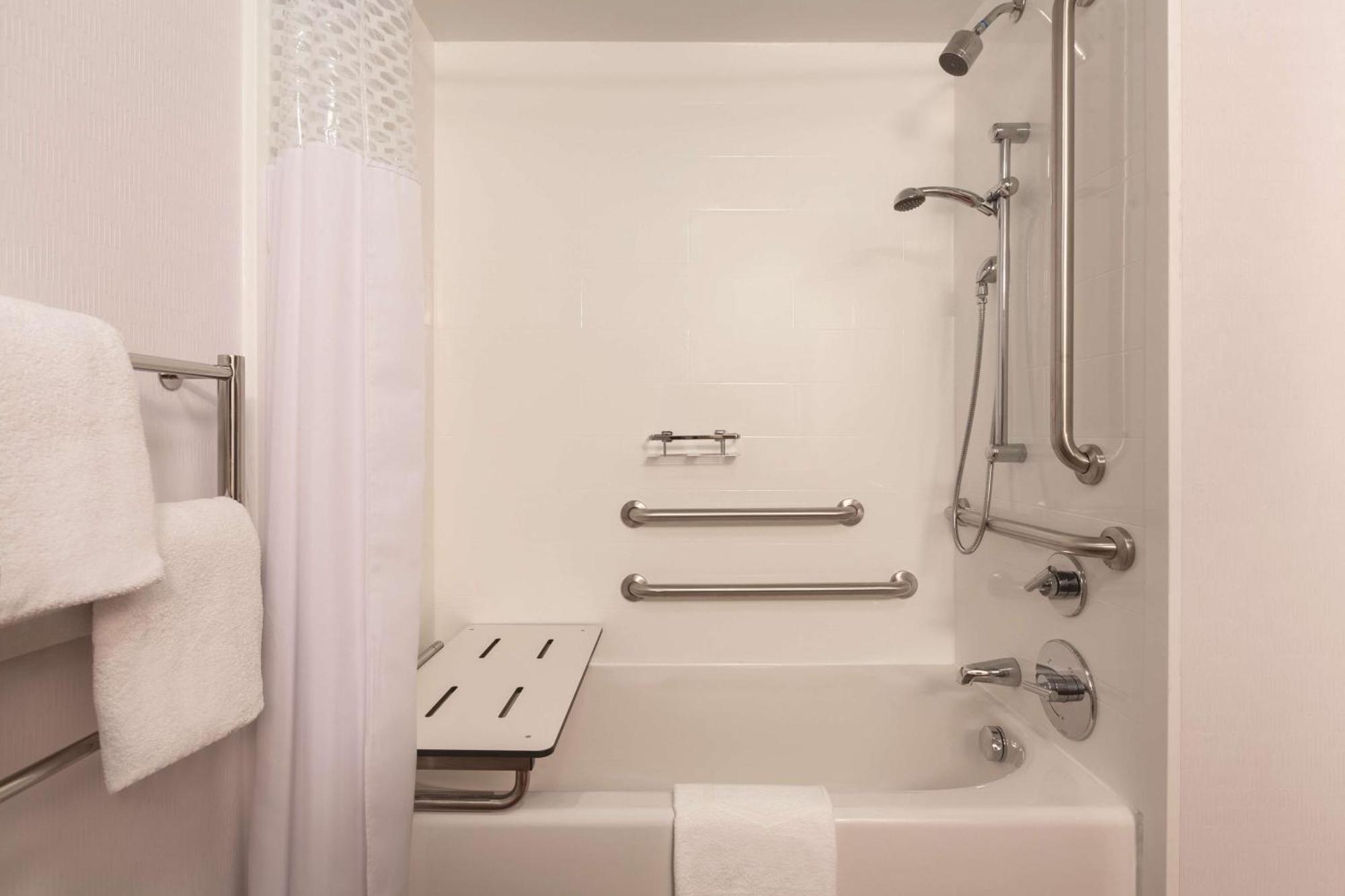 Hampton Inn Des Moines-Airport Buitenkant foto